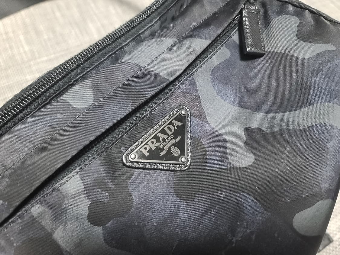 프라다 바이커백 미디엄 2vh994 크로스백 바이크백 메신저백 상품이미지2