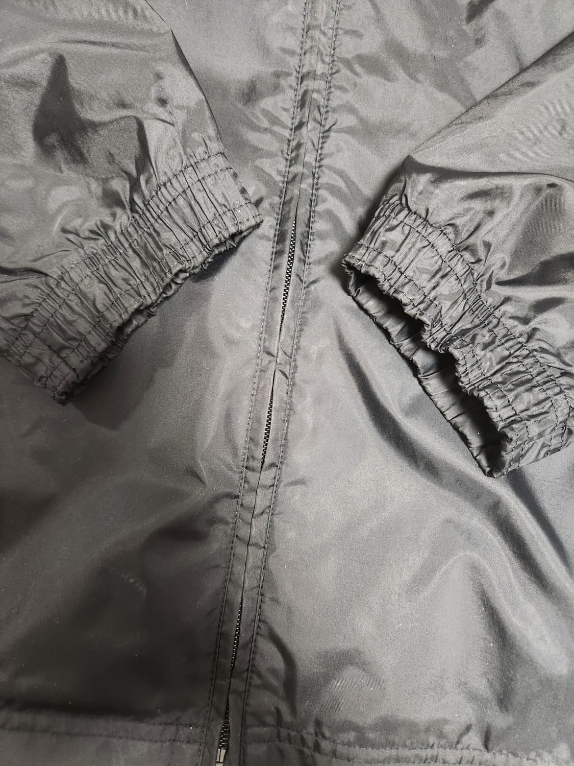 새상품급)아디다스 코어18 레인 우븐 바람막이 자켓 사이즈M

여러 중고 상품이미지2