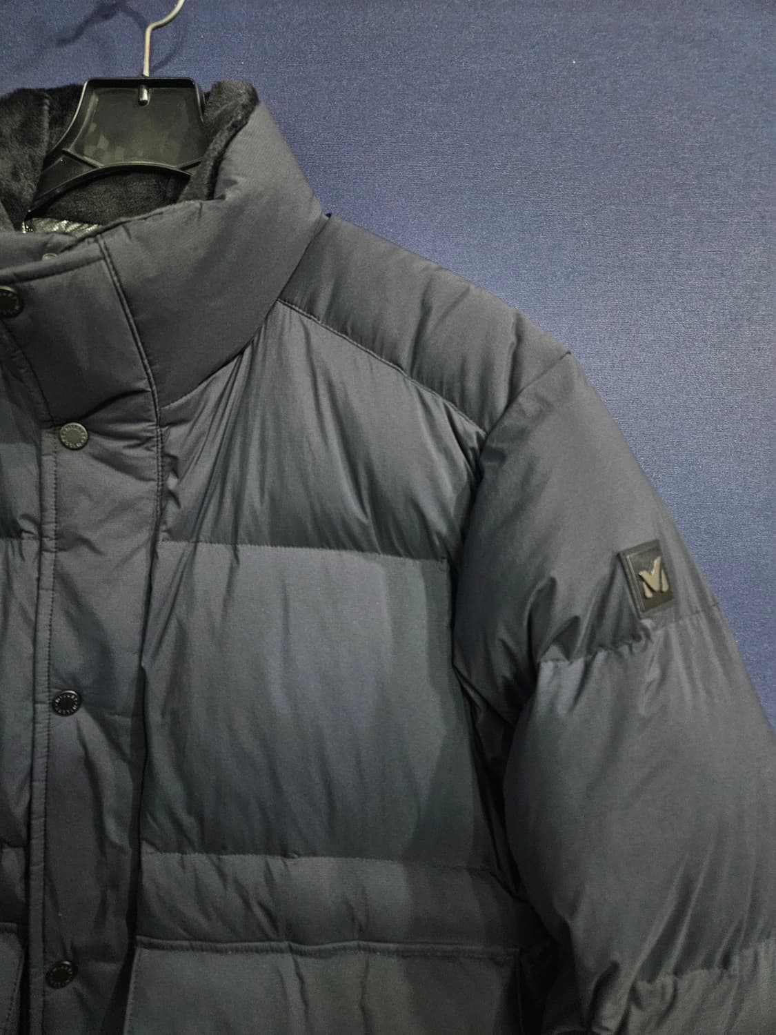 밀레 차콜컬러 남성 110 구스다운 대장급 패딩 상품이미지4