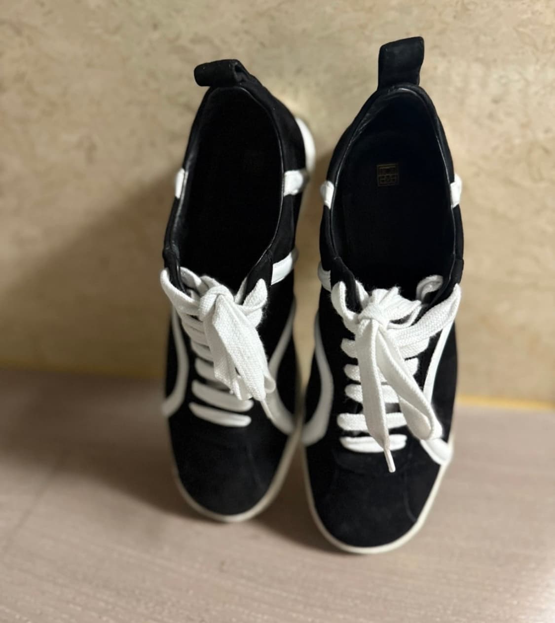 토템 스웨이드 스니커즈 판매해요 상품이미지1