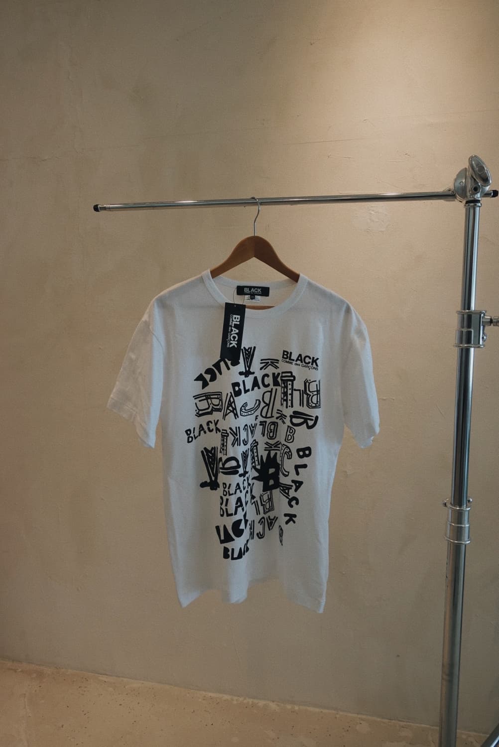 블랙 꼼데가르송 필립 티셔츠 B – 화이트 (24SS)  상품이미지3