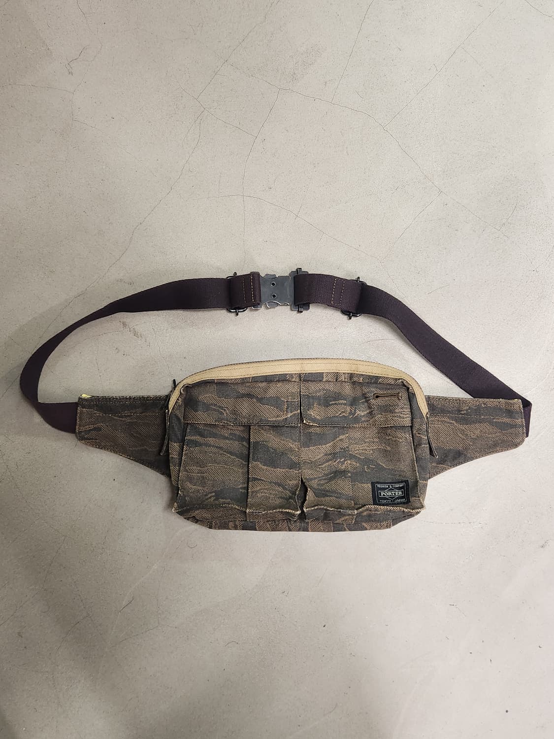 요시다 포터 70주년 타이거 카모 크로스백 상품이미지1