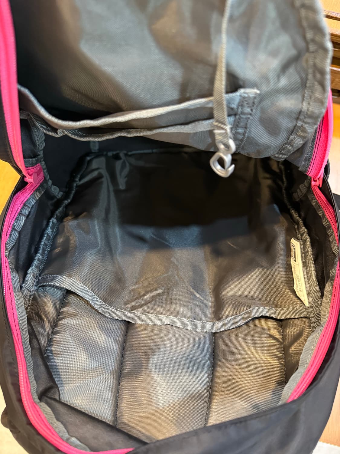 콜맨 백팩 콜맨가방 상품이미지4