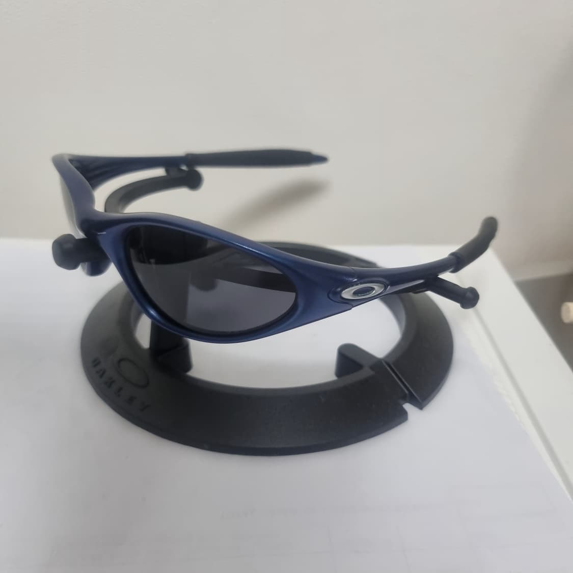 오클리 미뉴트 코드블루 상품이미지2