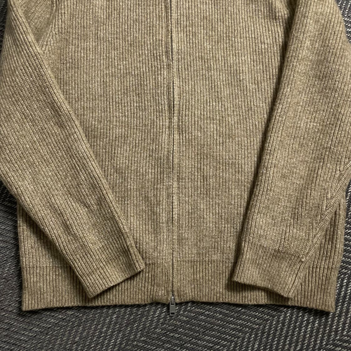 수아레 미니멀 하찌 카라 투웨이 니트 집업 y 4941 상품이미지3