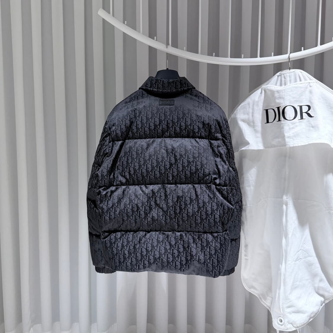 (S+ / 50) / 디올 오블리크 신상 블랙 패딩 / 26년 구매 상품이미지3