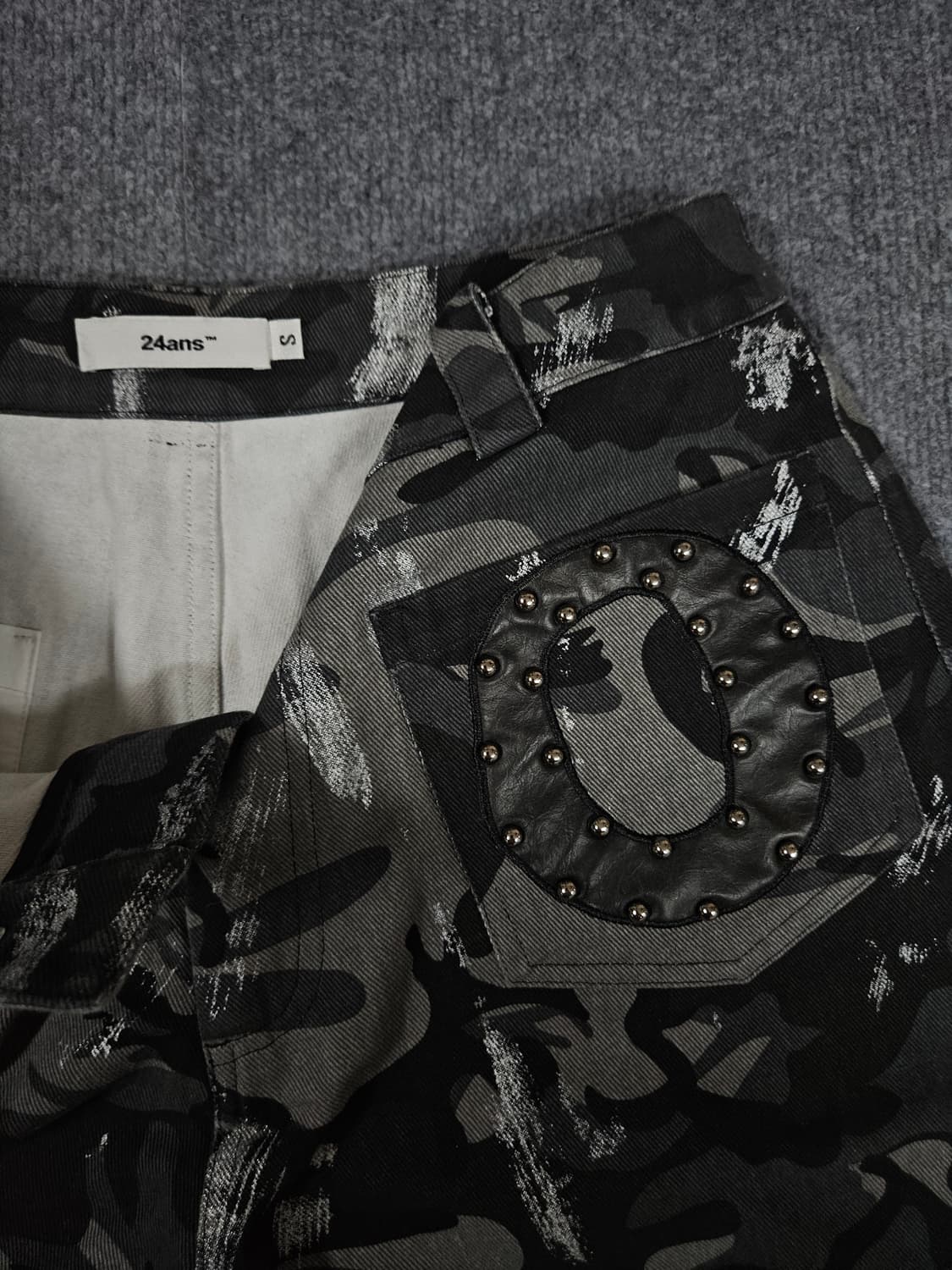 24ANS 카모 LOVE 버뮤다 팬츠(급처) 상품이미지2