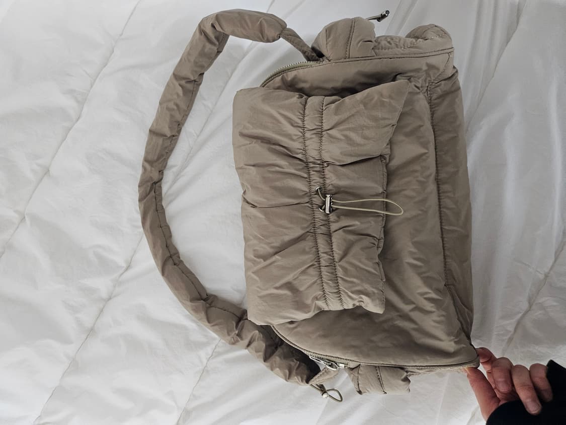 LEEY 셔링 숄더 패디드백 베이지 (레드벨벳 예리 착용) 상품이미지5