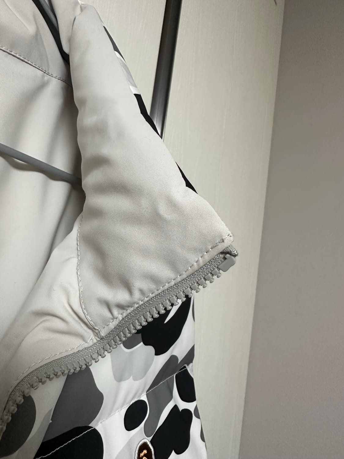 베이프 리버시블 패딩 조끼 (XXL) 상품이미지4