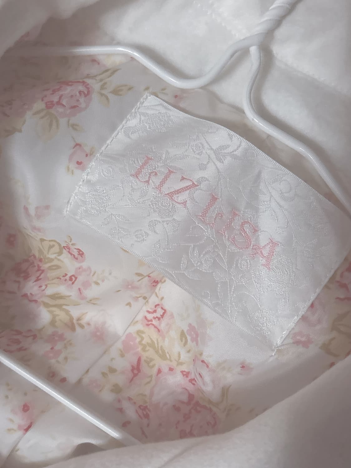 결제전연락) 리즈리사 화이트 리본 코트 일브 히메갸루 양산형 양도 판매 상품이미지3