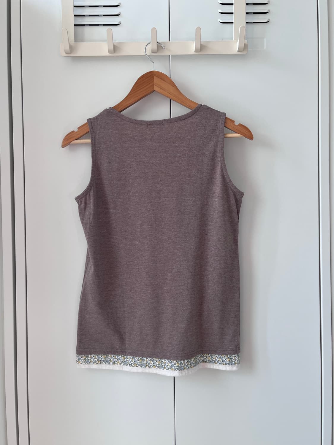 Comfortbasic 잔꽃 레이어드 슬리브리스 상품이미지10