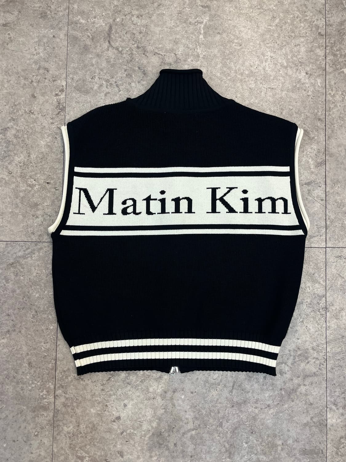 마뗑킴 스펠 포인트 스트라이프 니트 베스트 블랙 S #csz4029 상품이미지8