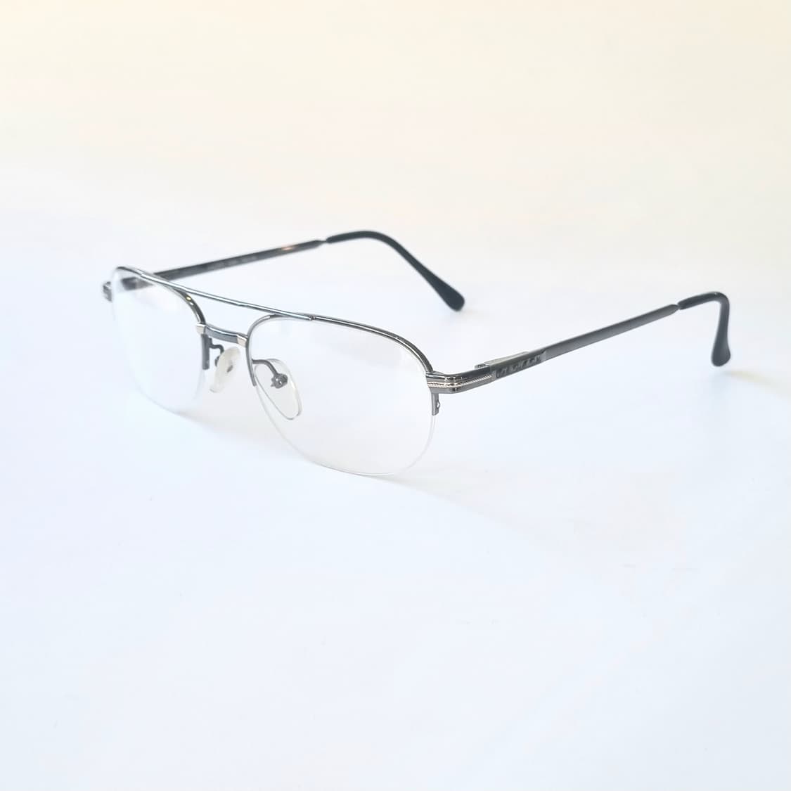데드스탁 레트로와 모던함이 섞인 투브릿지 반무테 안경 485 상품이미지4