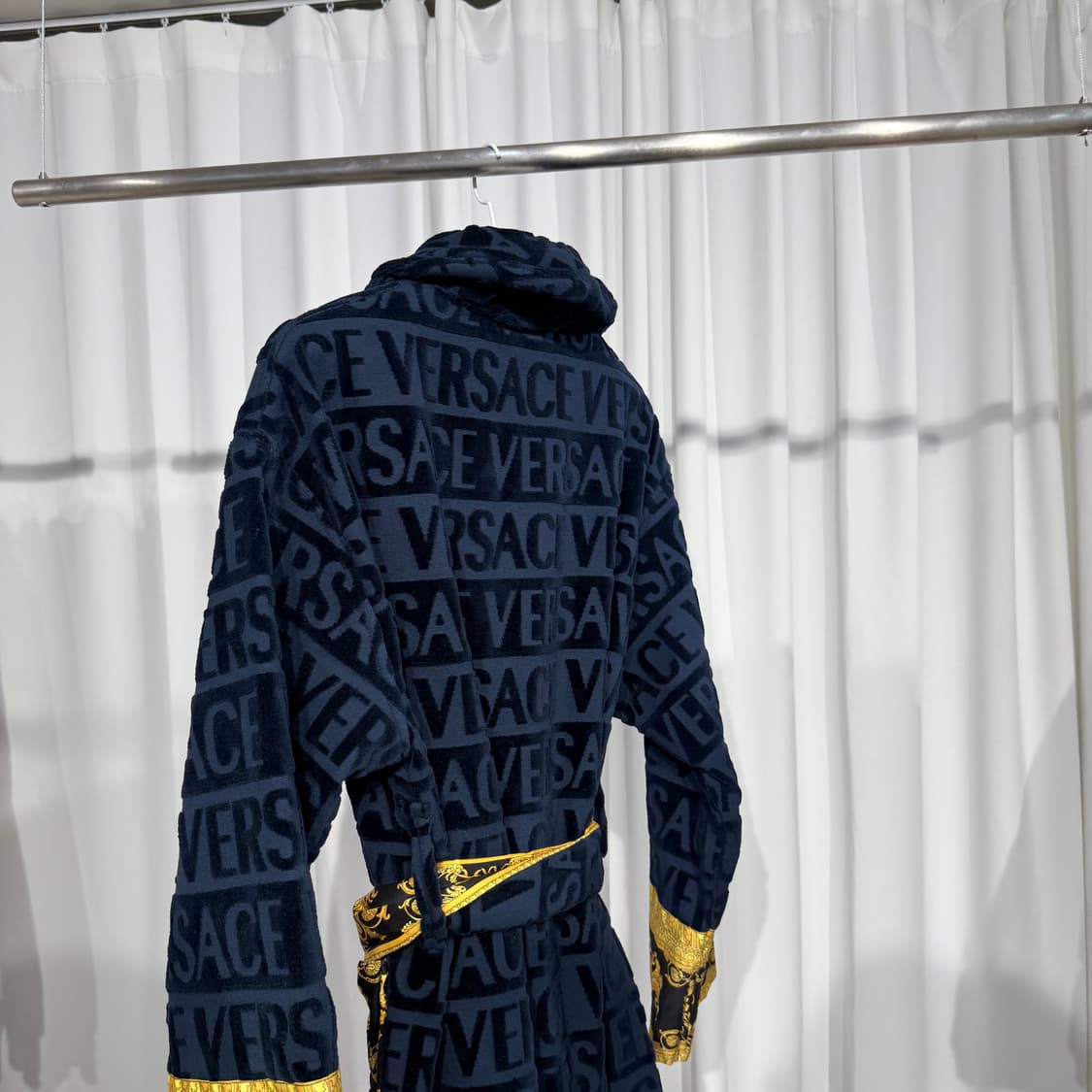 [정품][새상품급] 베르사체 바로코 로브 컬렉션바스 로브 가운 블랙 상품이미지4