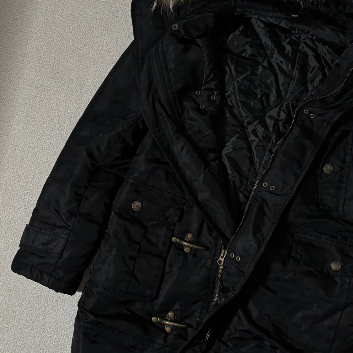 일본빈티지 y2k 블랙 메탈 패딩 상품이미지5
