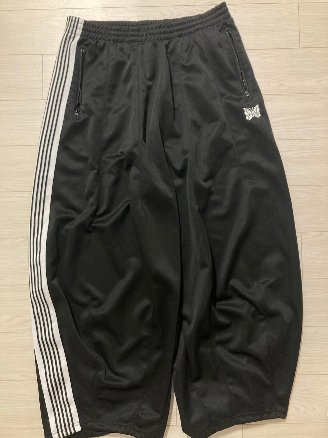 니들스 프릭스 스토어 별주 hd 트랙팬츠 팝니다 상품이미지2