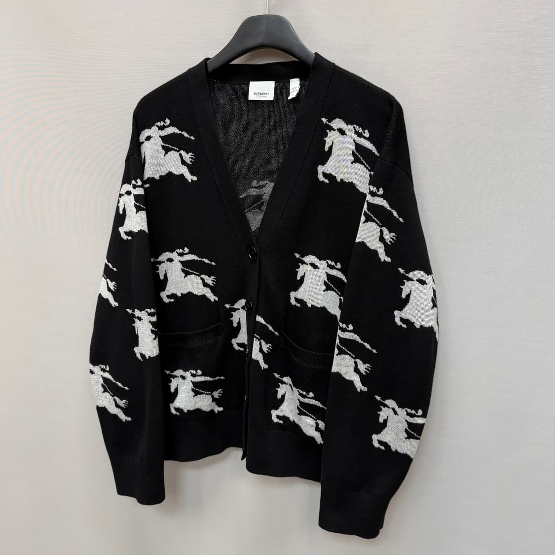 버버리 브리타니 실크 가디건(105 110) 상품이미지3