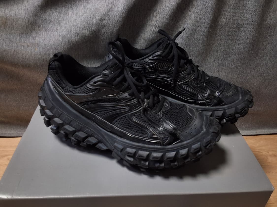 [새상품급] 발렌시아가 디펜더 스니커즈 43 상품이미지2