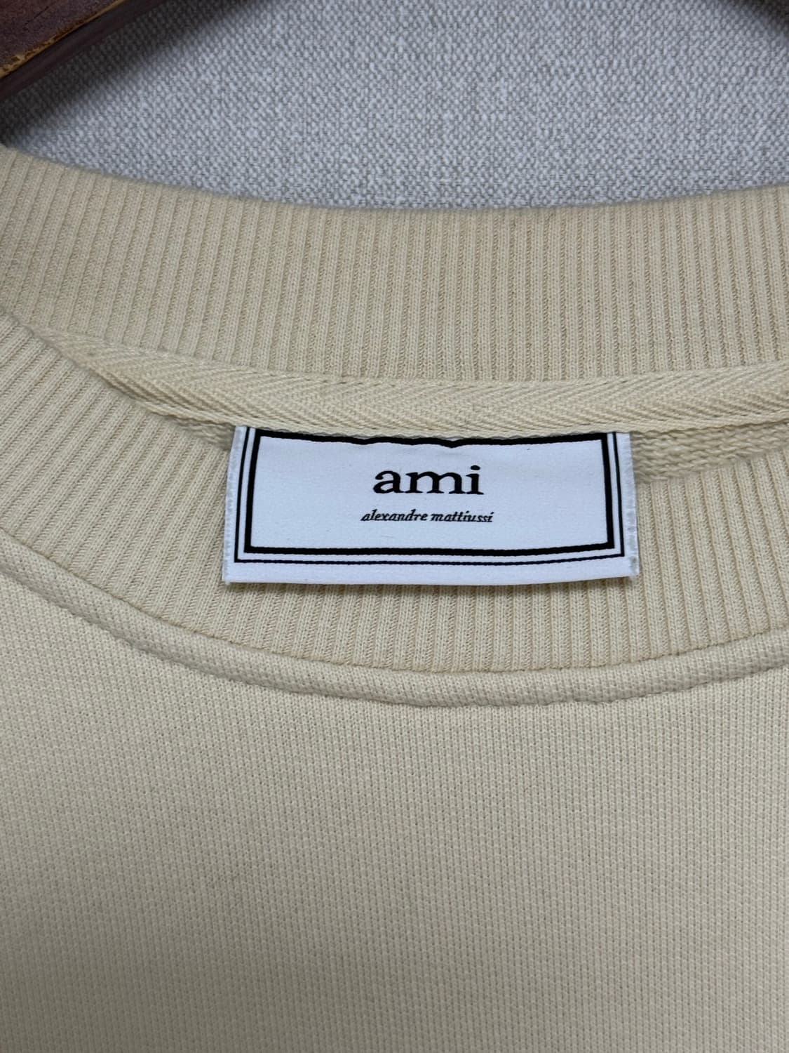 AMI 아미 하트로고 맨투맨 아이보리 110 (국내 XL) 상품이미지3