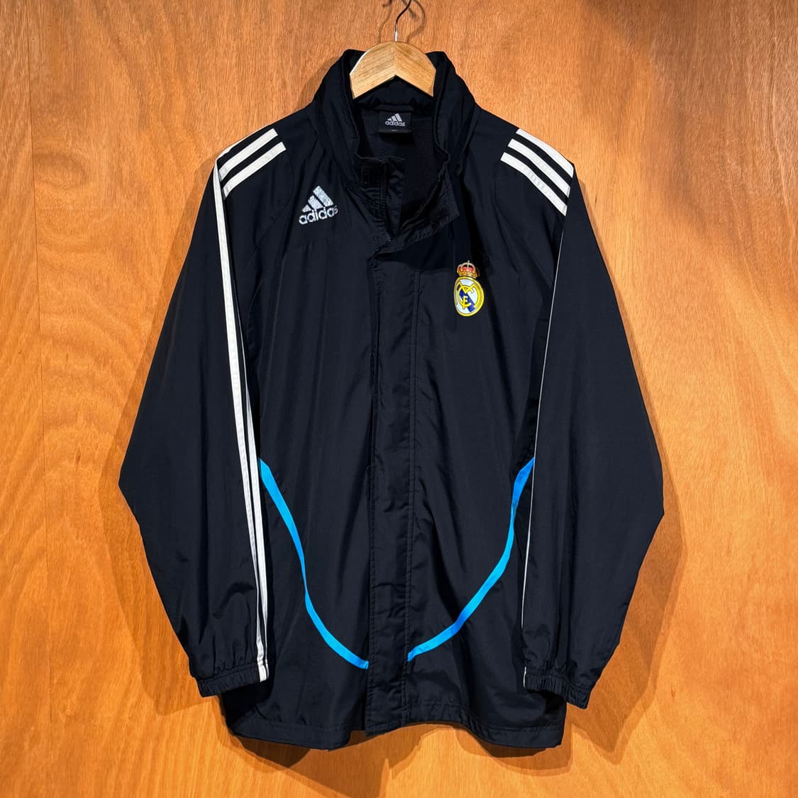 레알마드리드 아디다스 바람막이 XL 상품이미지1