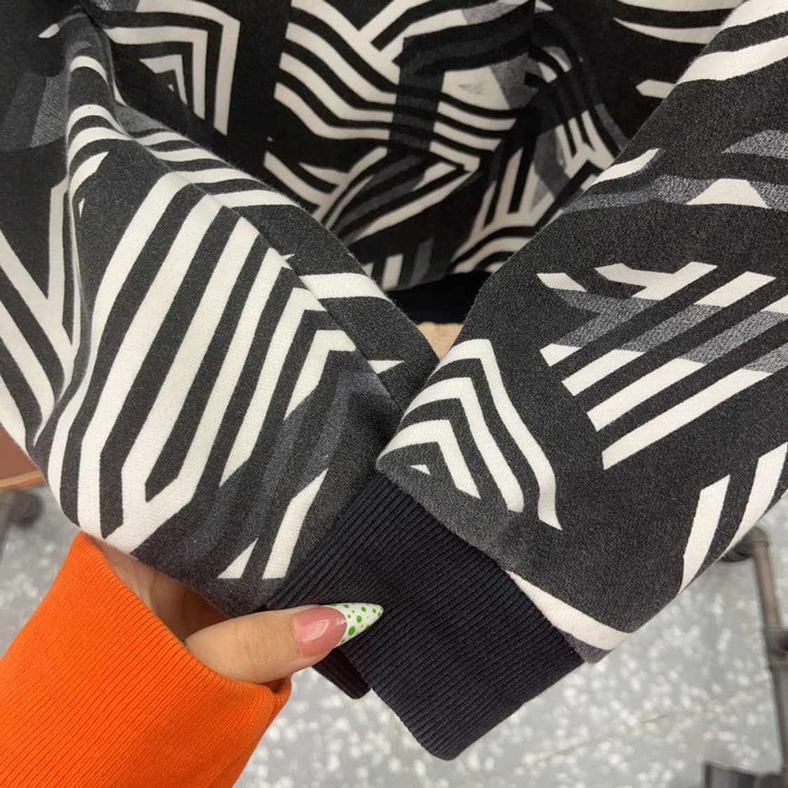 아디다스 유니크 키치 기하학 패턴 져지 후드집업 90 C08888 상품이미지8