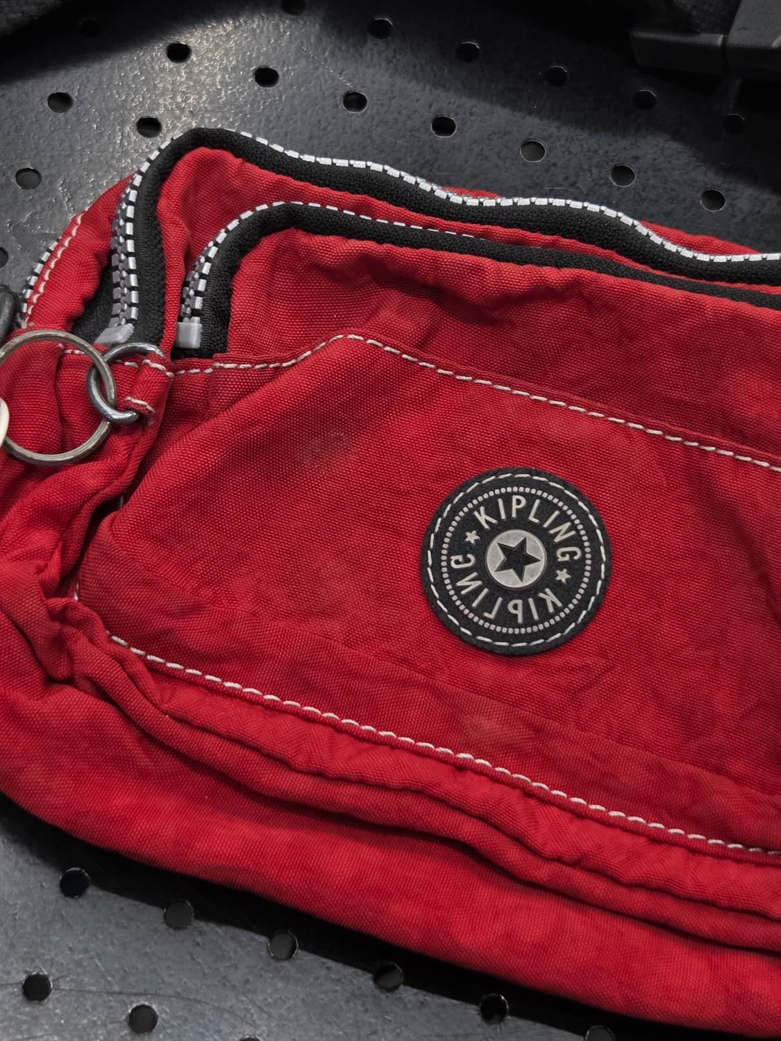 키플링 레드 힙색 상품이미지2