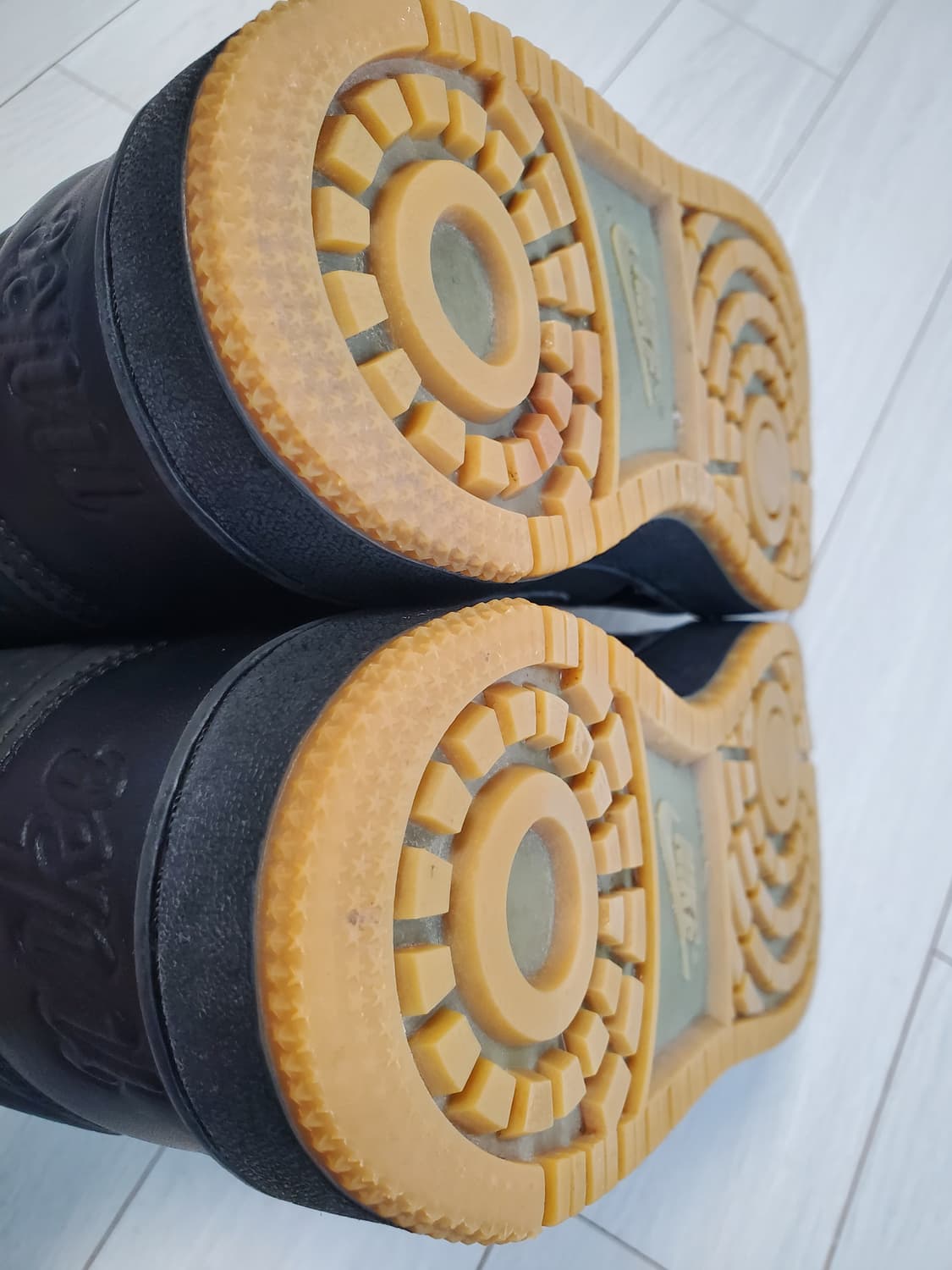 나이키 운동화 에버넌 미드 윈터 부츠 AQ8754-001사이즈270

 상품이미지8