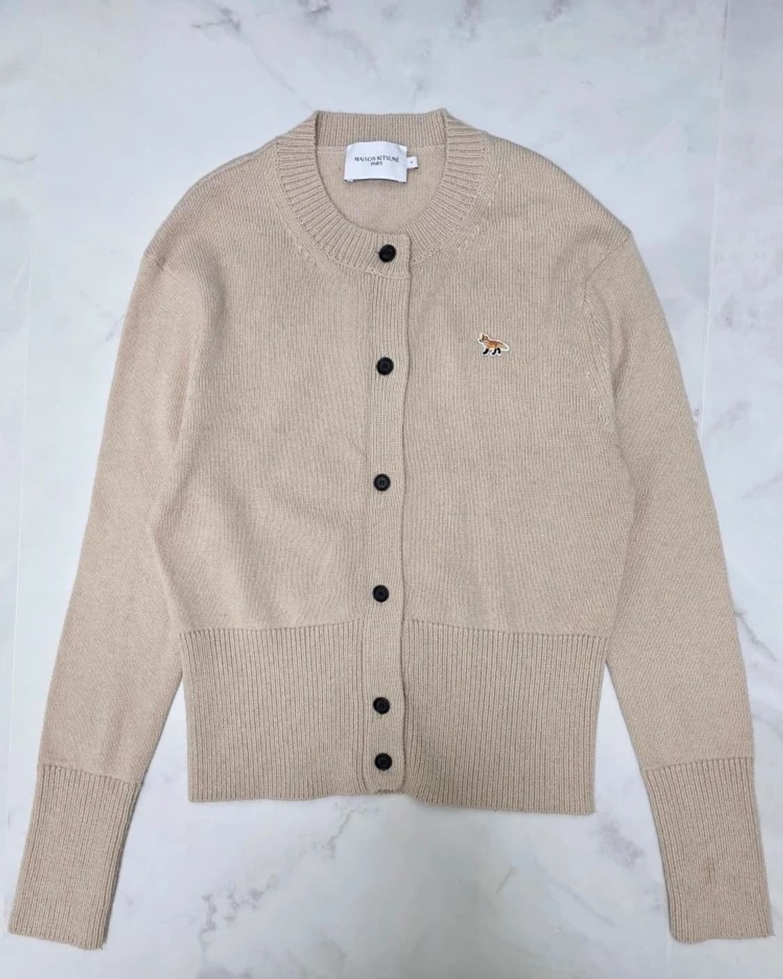 메종키츠네 폭스 패치 가디건 베이지 55 신상 상품이미지1