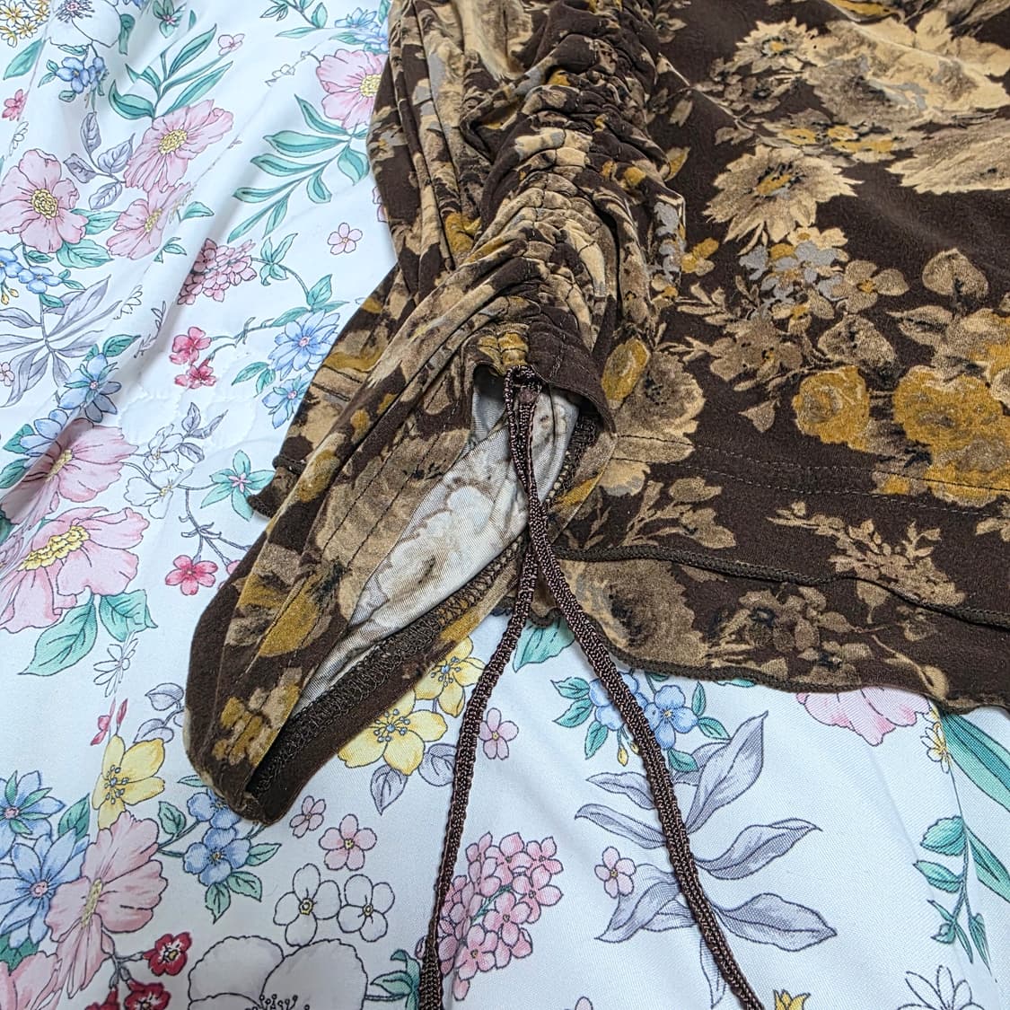 로사체리 일본빈티지)플로럴 로즈 백예린깔 라떼갸루 모리걸 롱슬리브긴팔 상품이미지4