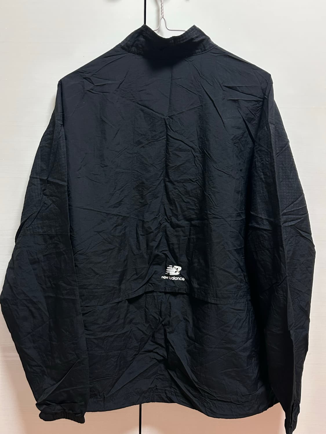 뉴발란스 블랙 바람막이 95(M) 상품이미지2