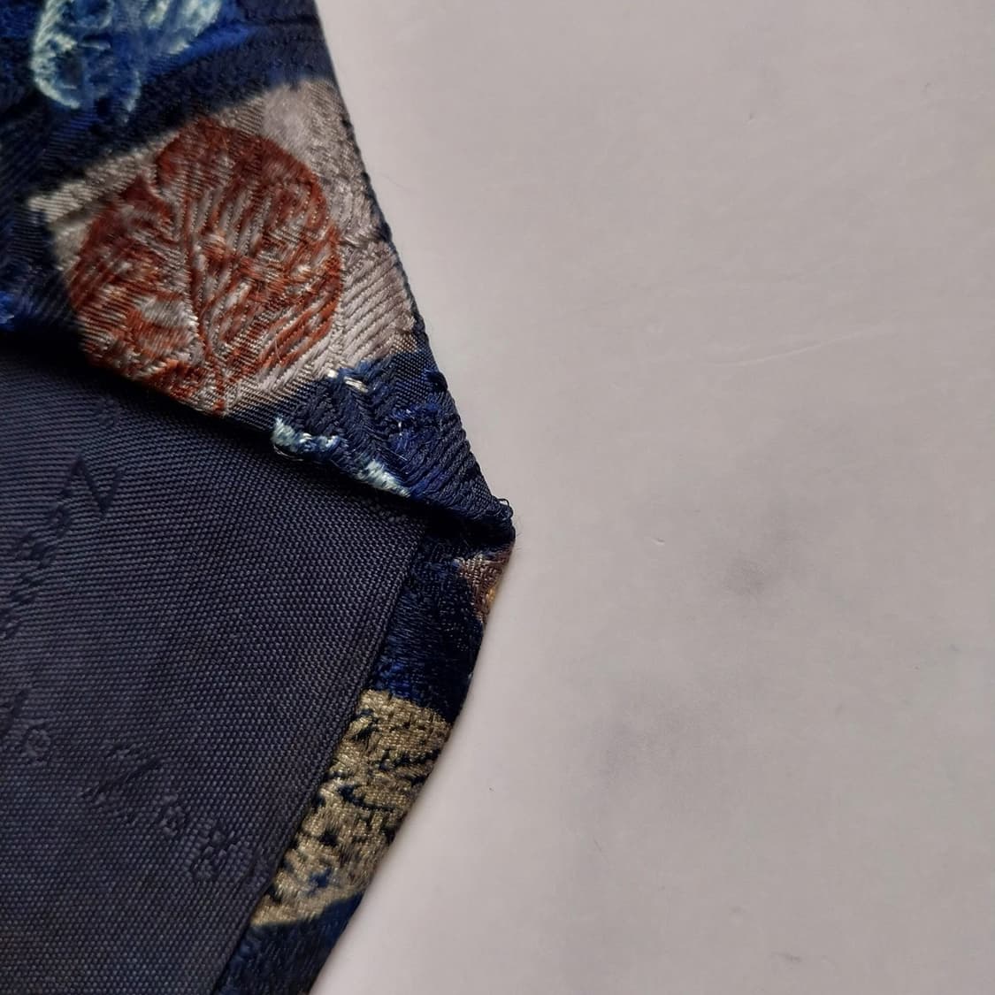 제냐 실크 네이비 리프 패턴 넥타이 10.3cm B등급 K1271
 상품이미지8