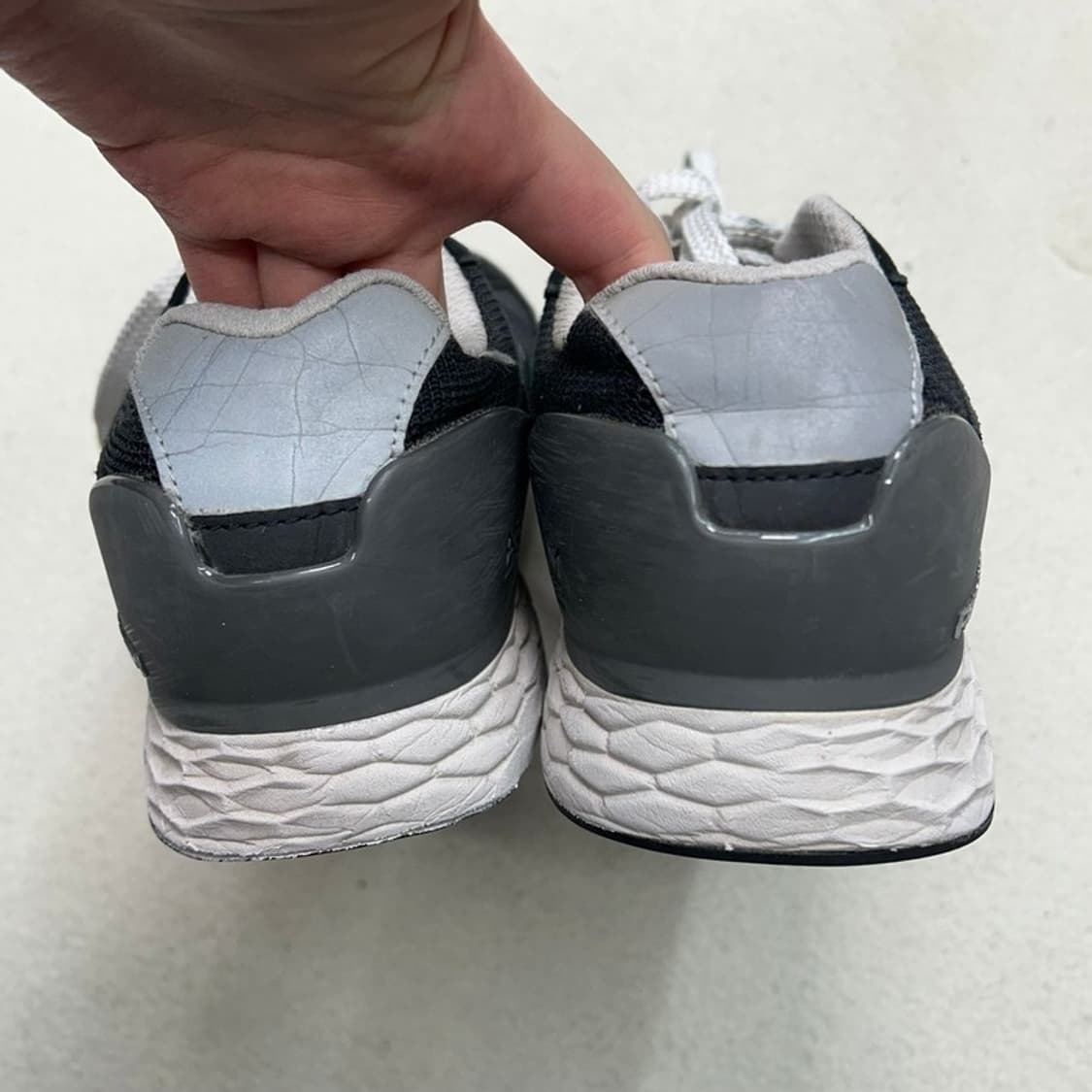 뉴발란스  프레쉬폼 워킹 1880 V1 운동화 블랙 270 상품이미지6