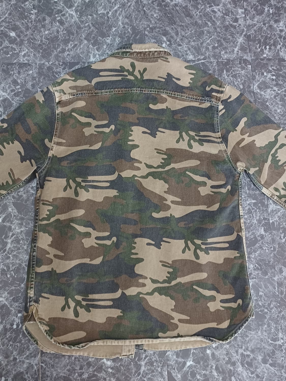 자라(ZARA) 카모플라주 셔츠 L
 상품이미지7