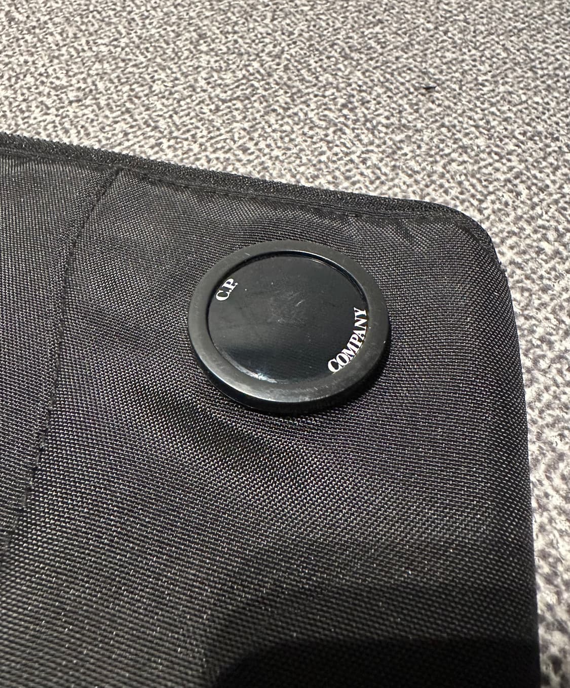 CP컴퍼니 한정판 클러치백 상품이미지2