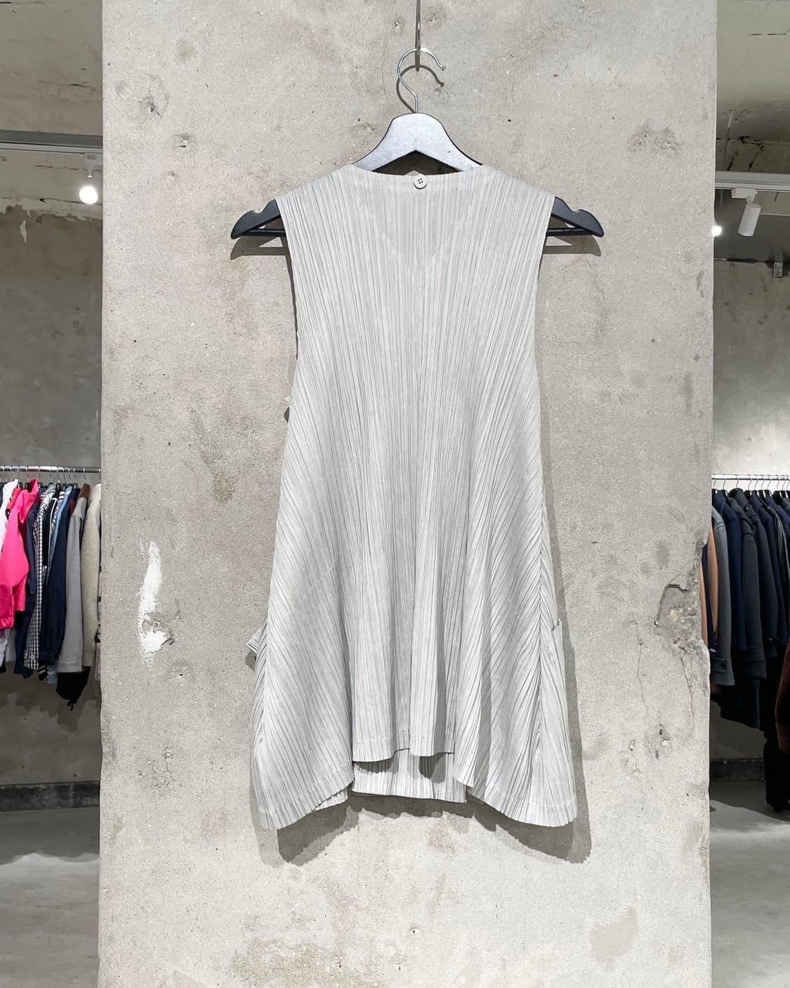 플리츠 플리즈 그레이 스트림라인 버튼 포켓 롱 베스트 상품이미지6