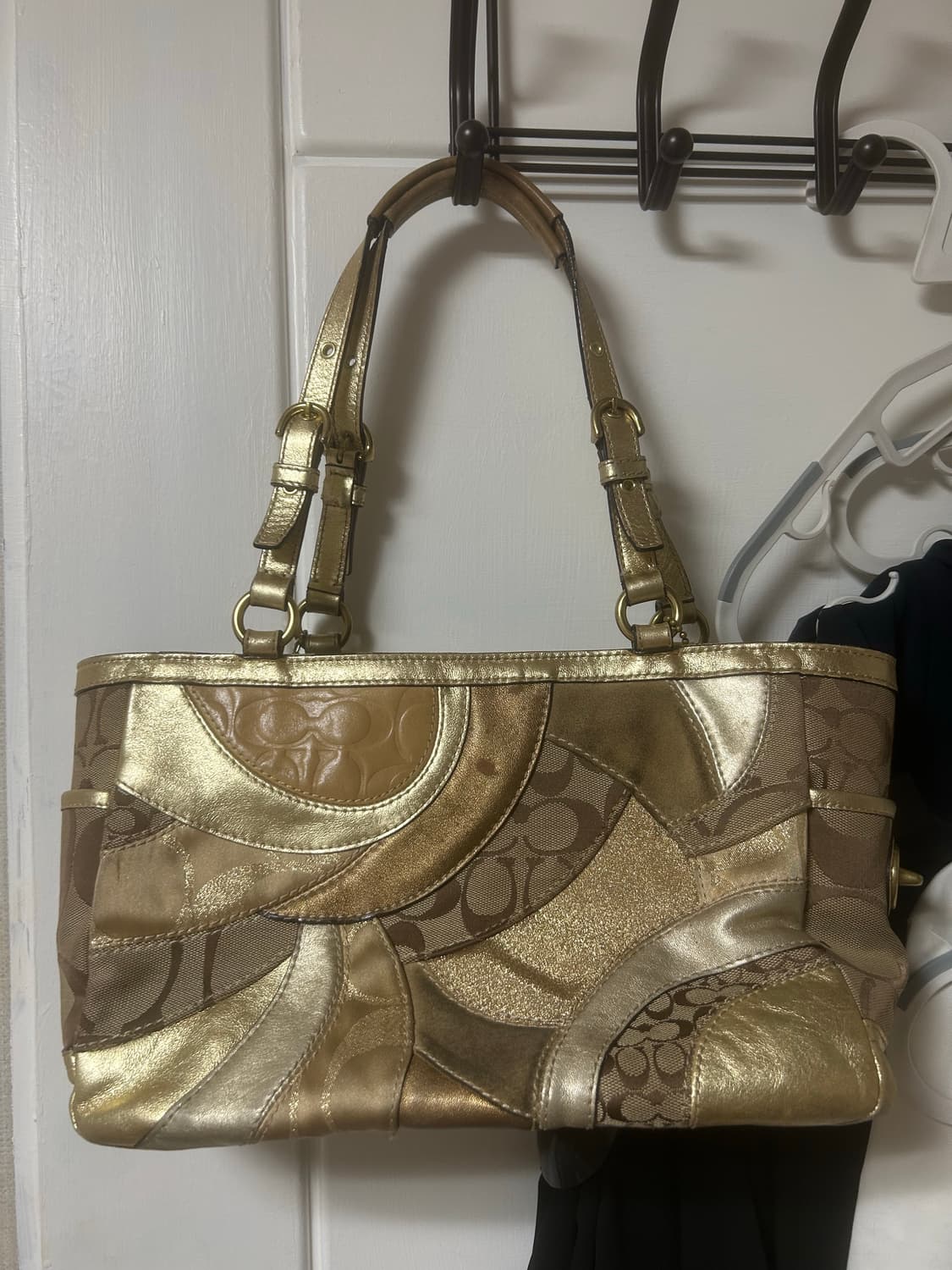 코치 골드컬러 토트백 상품이미지2