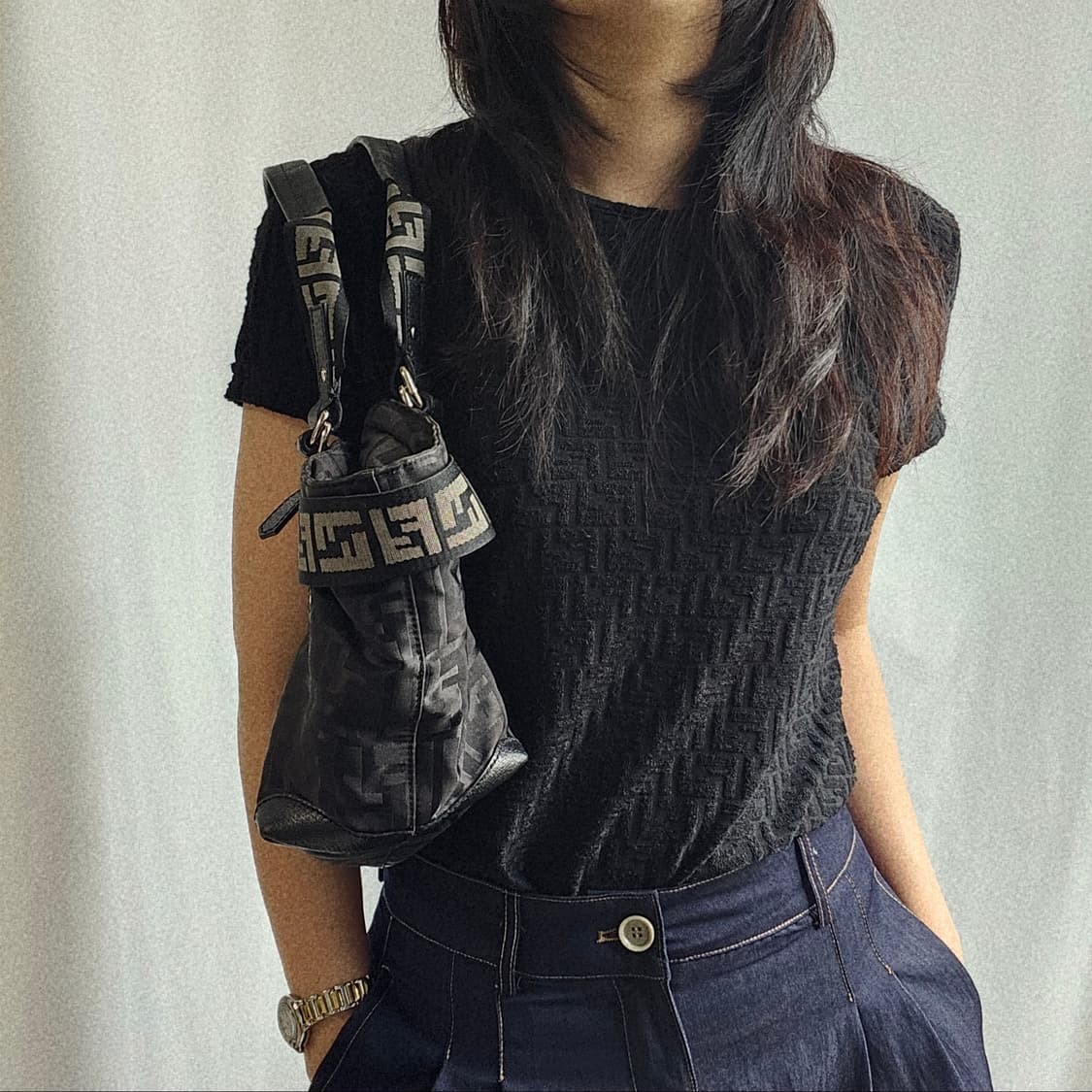 [정품 FENDI] 펜디 블랙 주카 토트백 상품이미지1