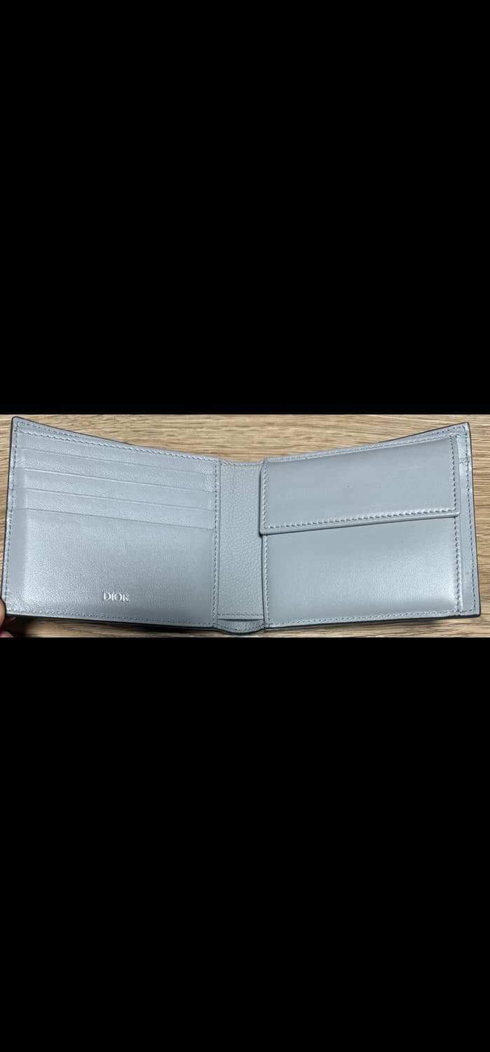 디올 한정판 지갑 판매합니다 상품이미지2