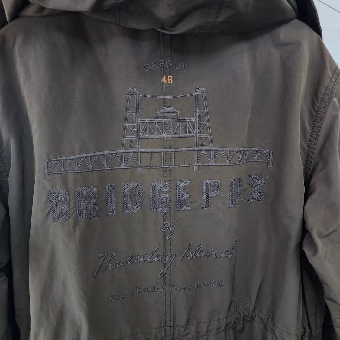 써스데이 아일랜드 브라운 야상 후드 롱 코트 상품이미지9