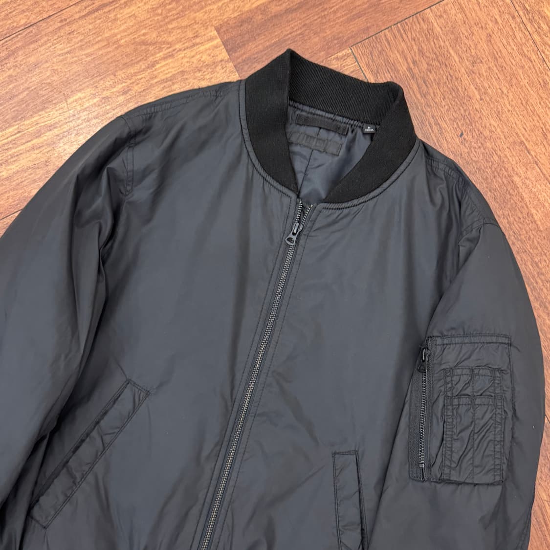 M 유니클로 블랙 MA-1 항공점퍼 자켓  상품이미지4