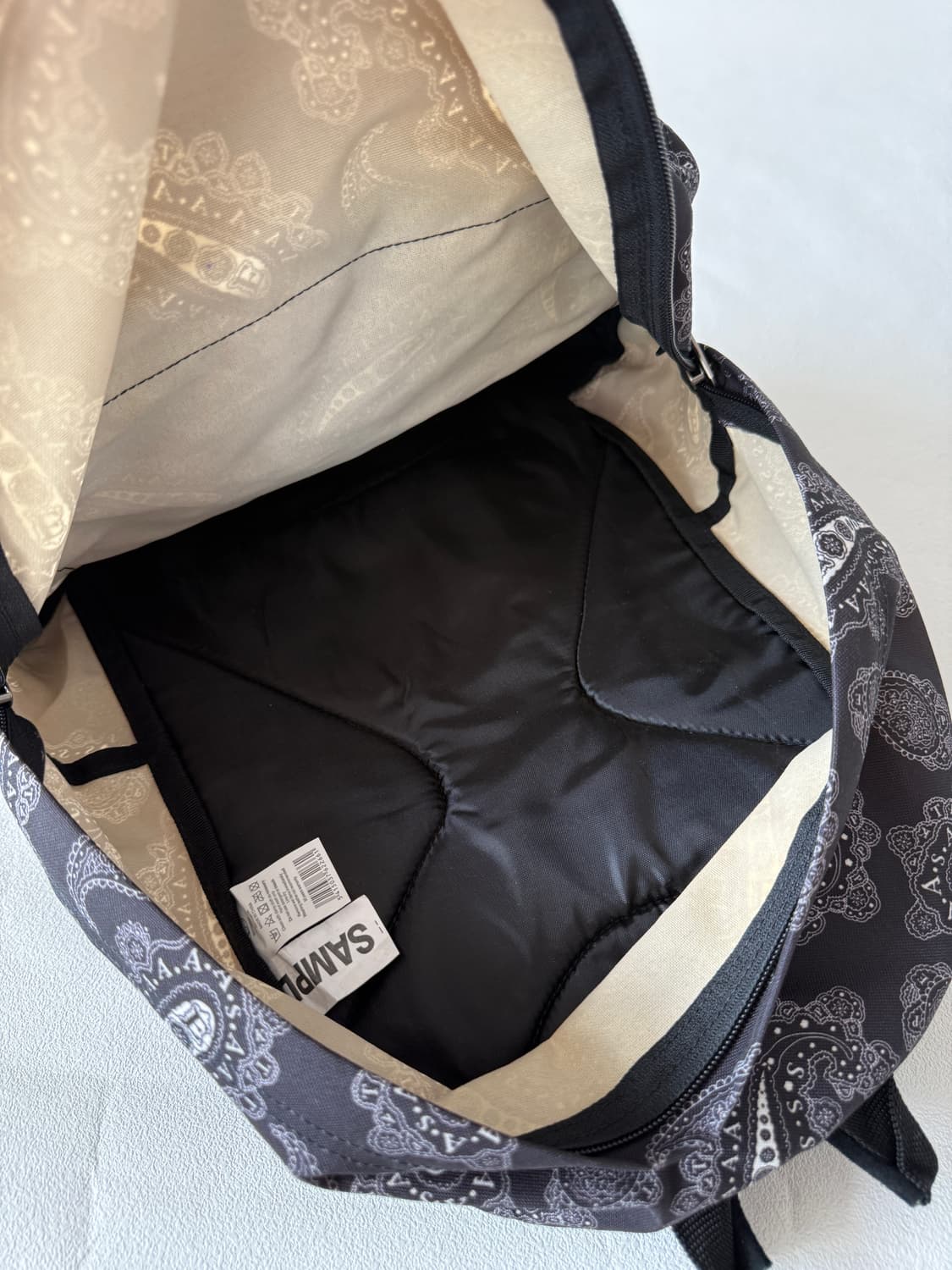 이스트팩(EASTPAK) 페이즐리 백팩(하단 스웨이드, 샘플택) 상품이미지7