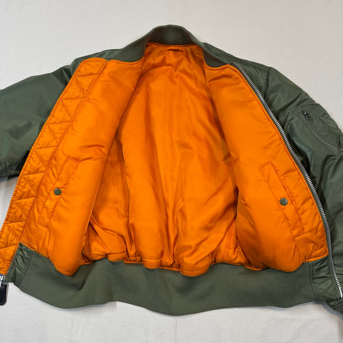 M) 알파인더스트리 MA-1 마원 항공점퍼 올리브 그린 레귤러핏 상품이미지4