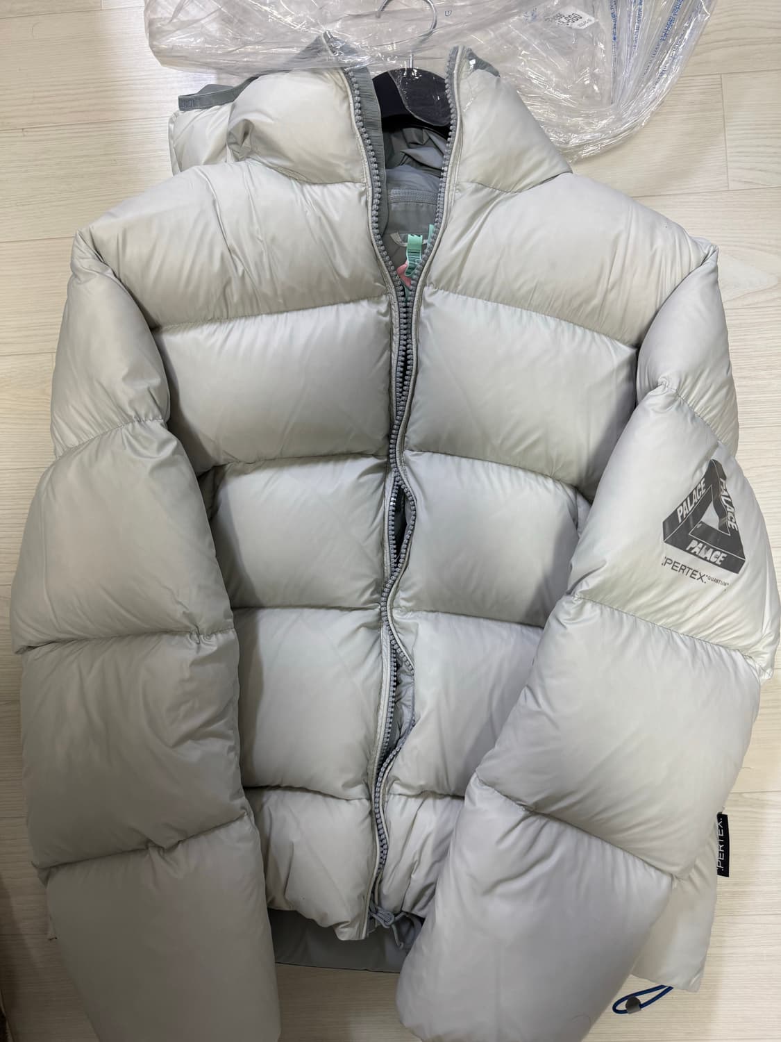 팔라스 패딩 24fw 바라클라바 푸파 콘크리트 M사이즈 상품이미지8