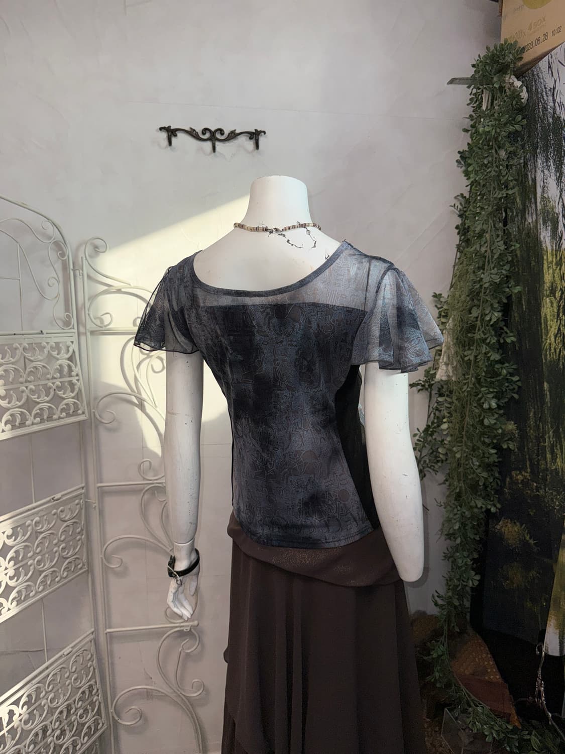 Navy ancient girl graphic mesh top 상품이미지8