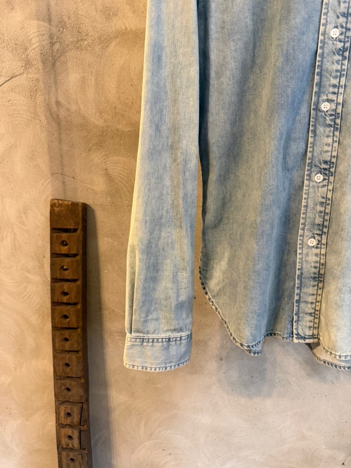 산드로 데님 버튼다운 셔츠 100 상품이미지6