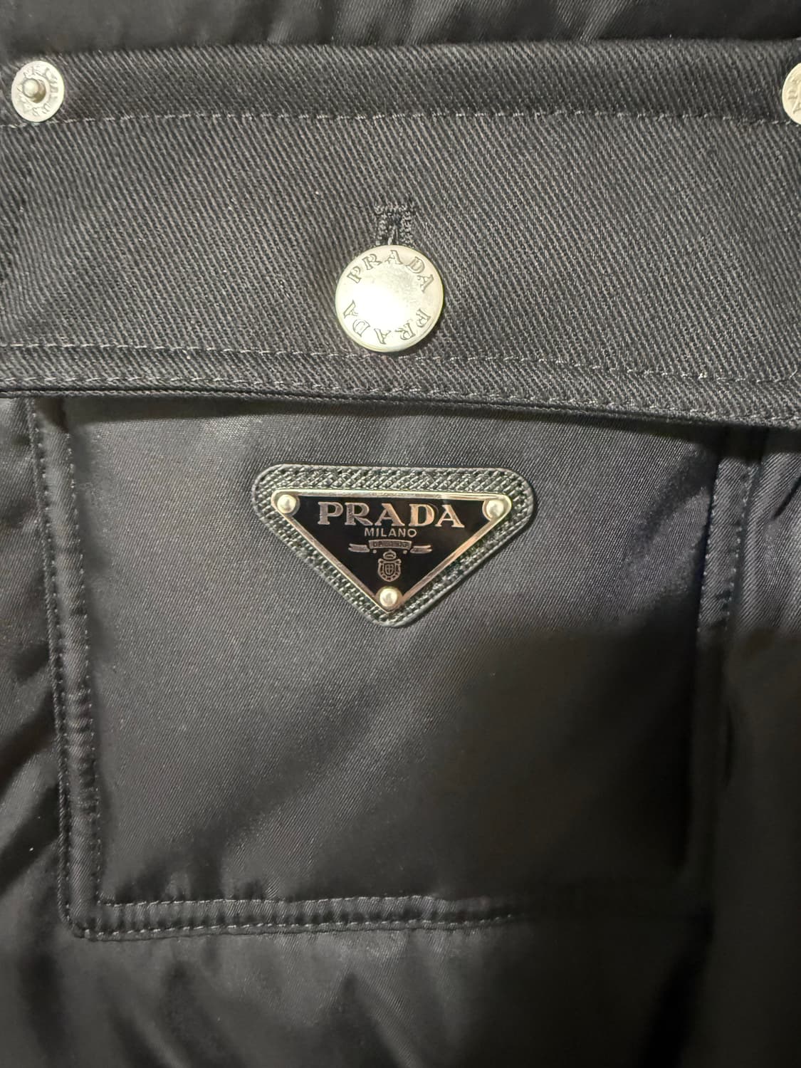 프라다 리나일론 크롭 다운 재킷 블랙 L 상품이미지3