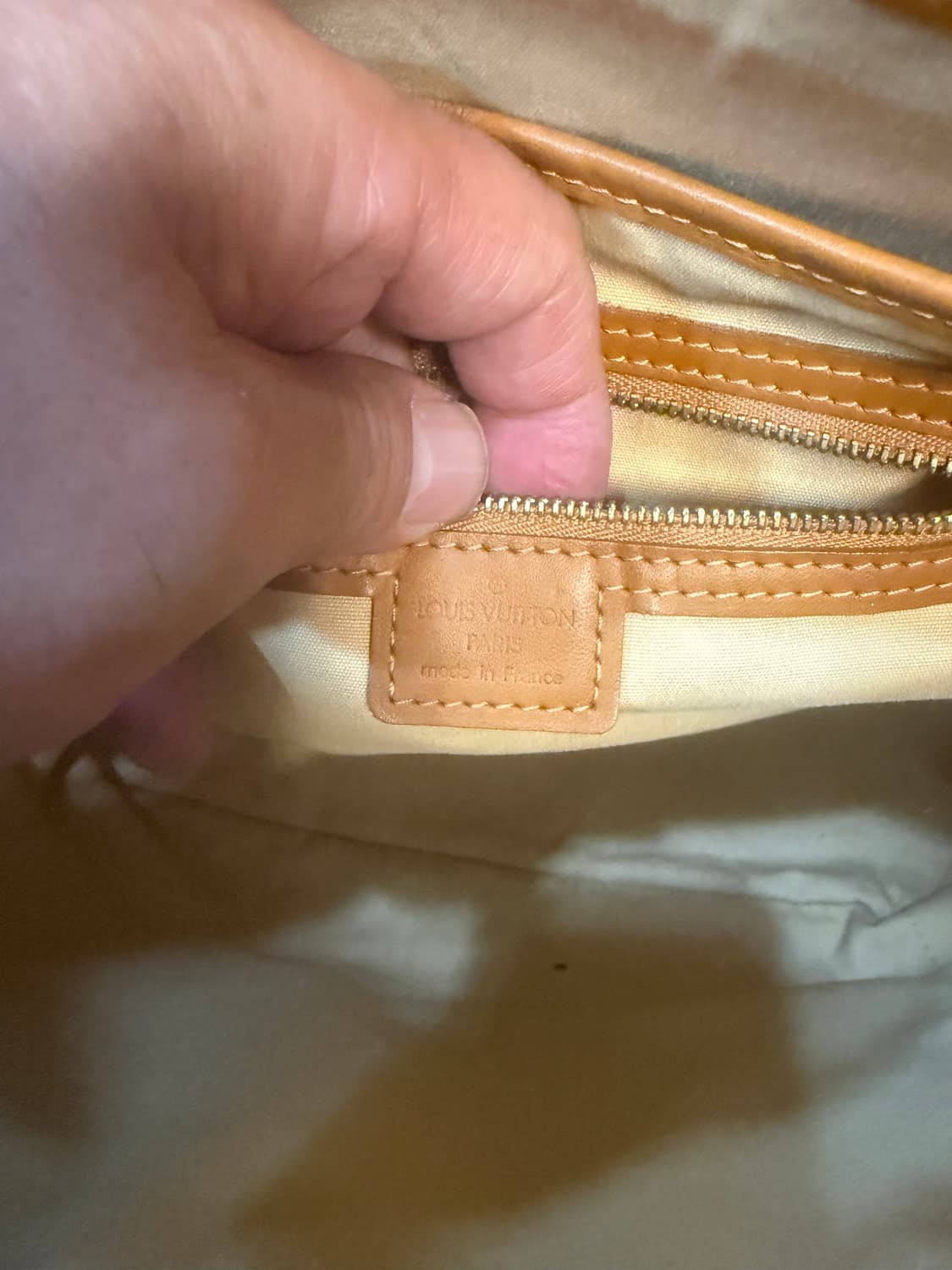 정품 루이비통 루실 숄더백 팝니다 상품이미지8