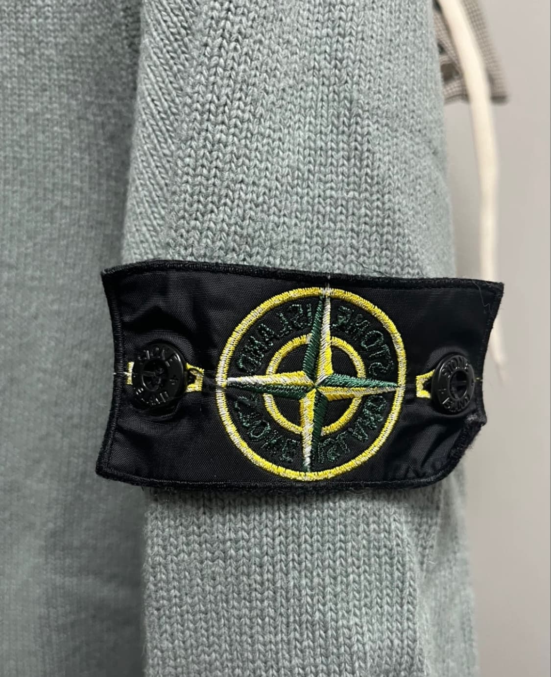 스톤아일랜드 연녹색 니트 스웨터 상품이미지2