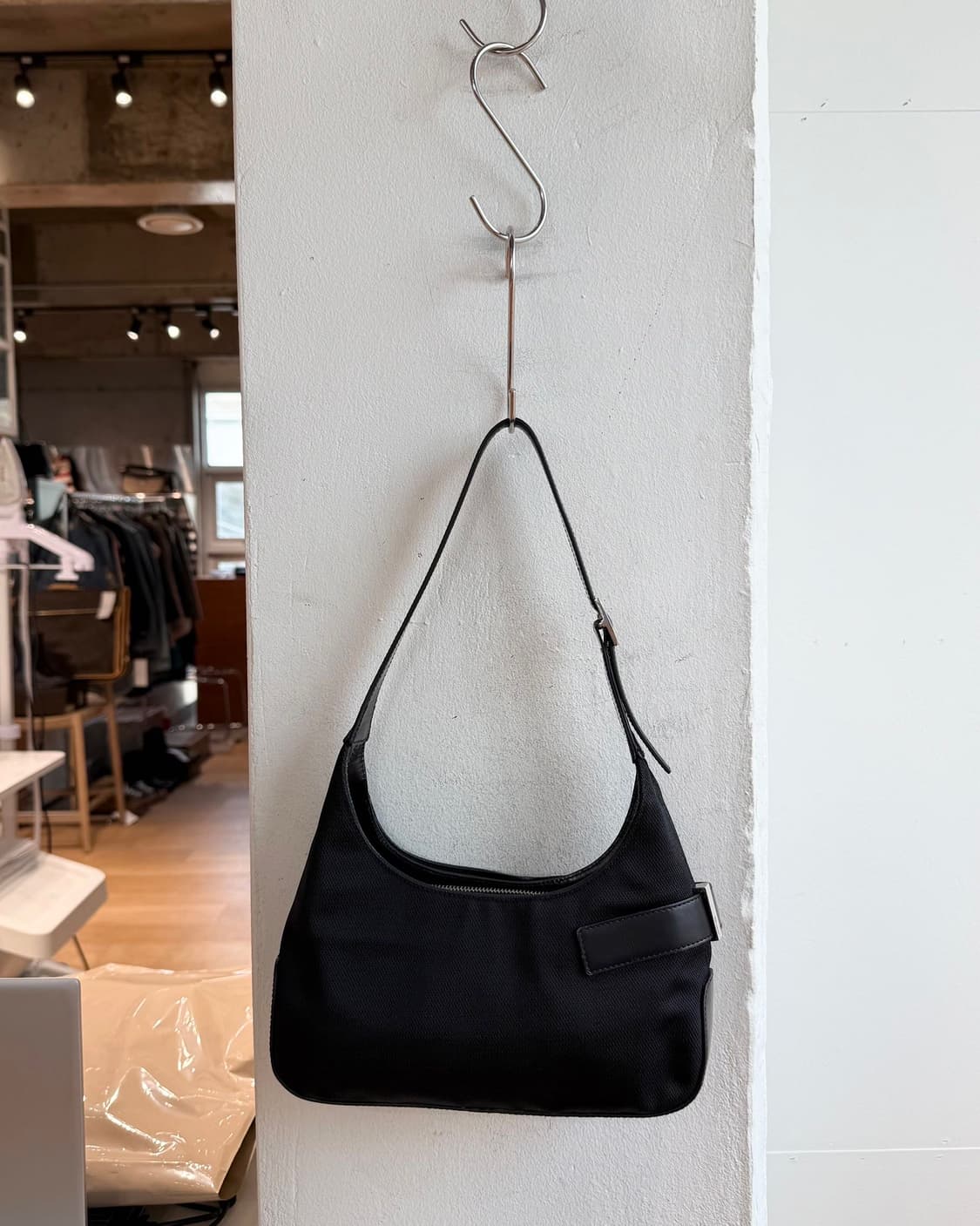 살바토레 페라가모 블랙 간치니 호보 숄더백  상품이미지4