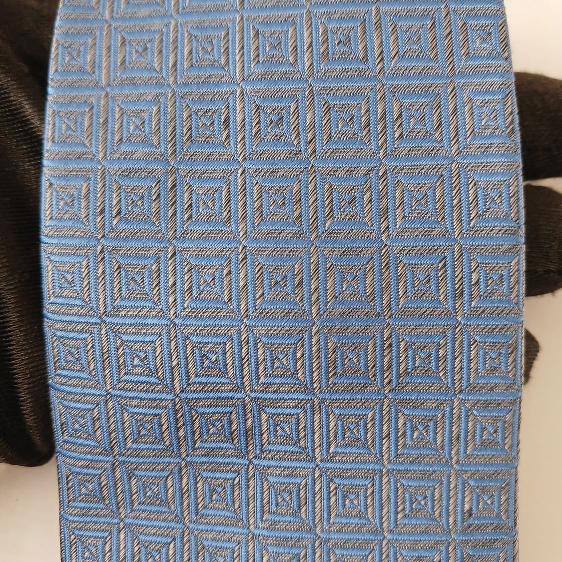 듀퐁 실크 블루 지오메트릭 넥타이 7.9cm A+등급 A19530
 상품이미지6